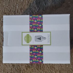 Scentsy Mini Warmer "Pine for Plaid" Brand new
